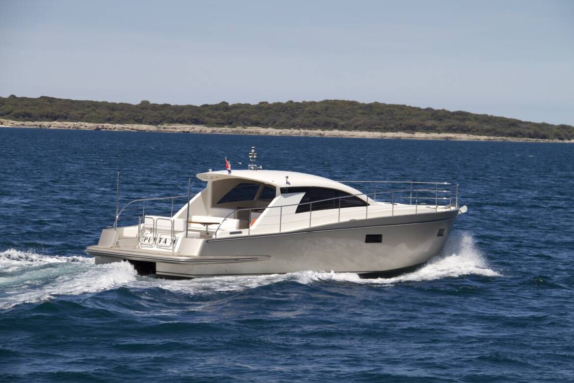 Cyrus 13.8 hardtop 21