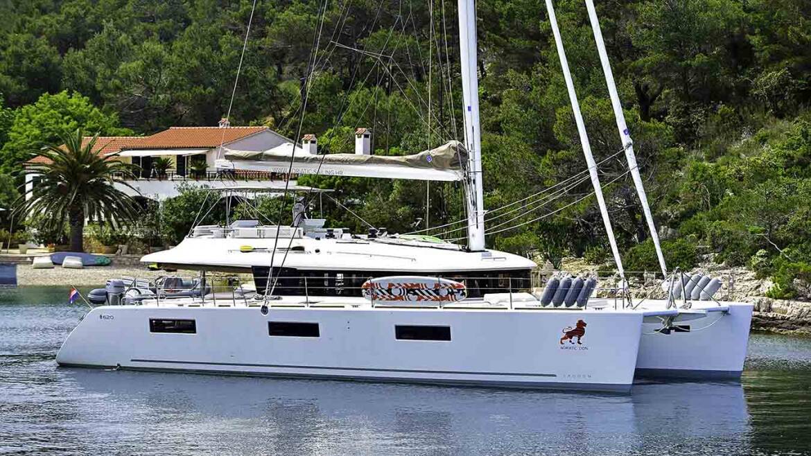 04 Lagoon 620 anchor